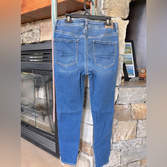 American Eagle High-Rise Jegging - Picture 2 of 8